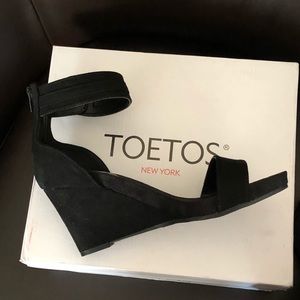Black Wedge sandals
